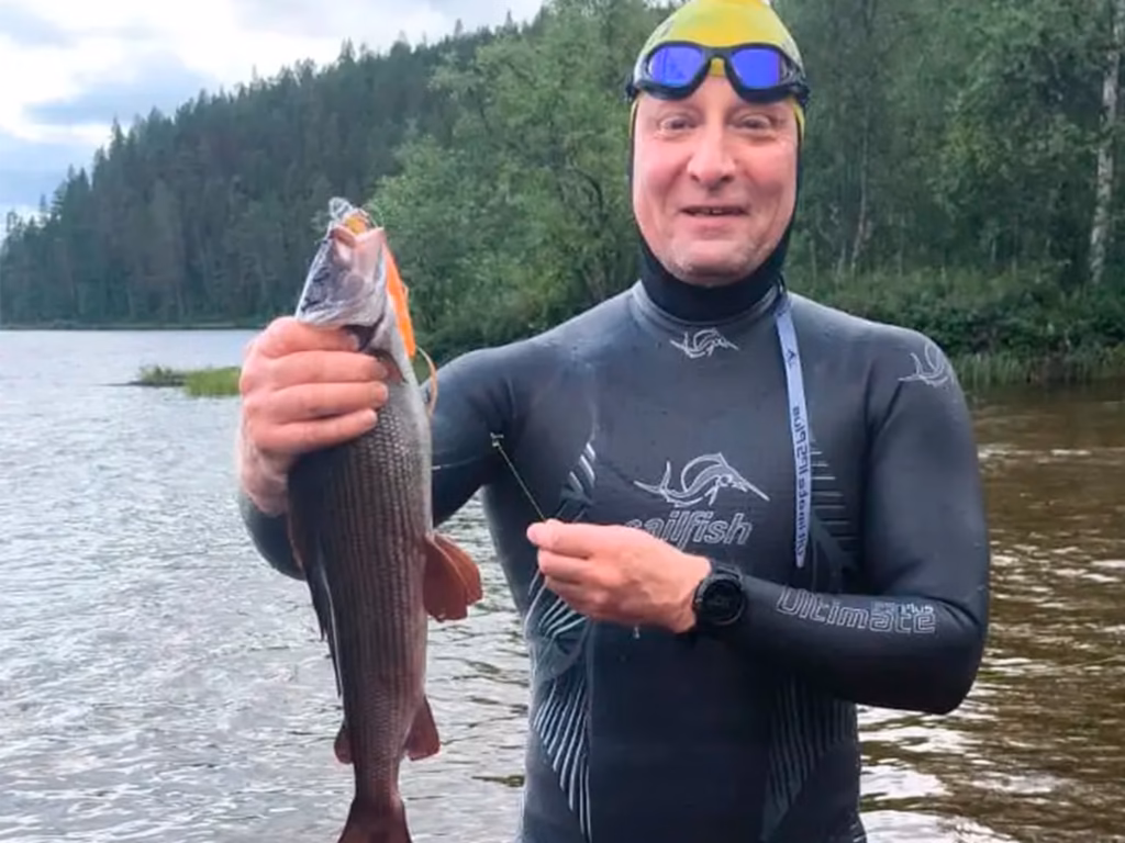 Janne ja uimalla kalastettu harri